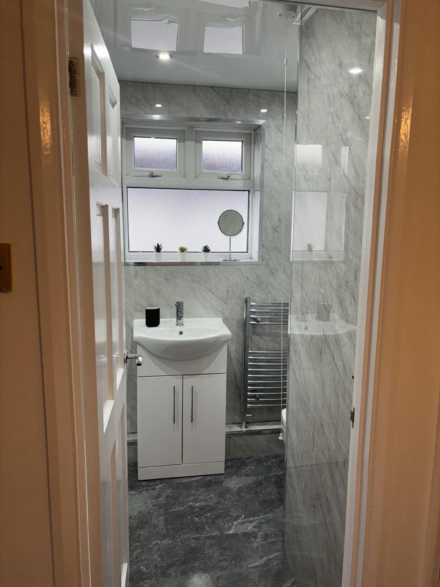 Cosy Corner - 2 Beds, Free Parking, Next To Southampton General Hospital Villa ภายนอก รูปภาพ